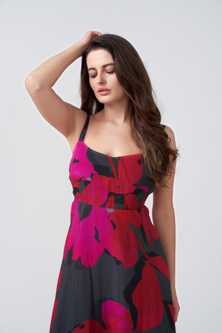 Lightweight chinon midi dress featuring a soft floral print