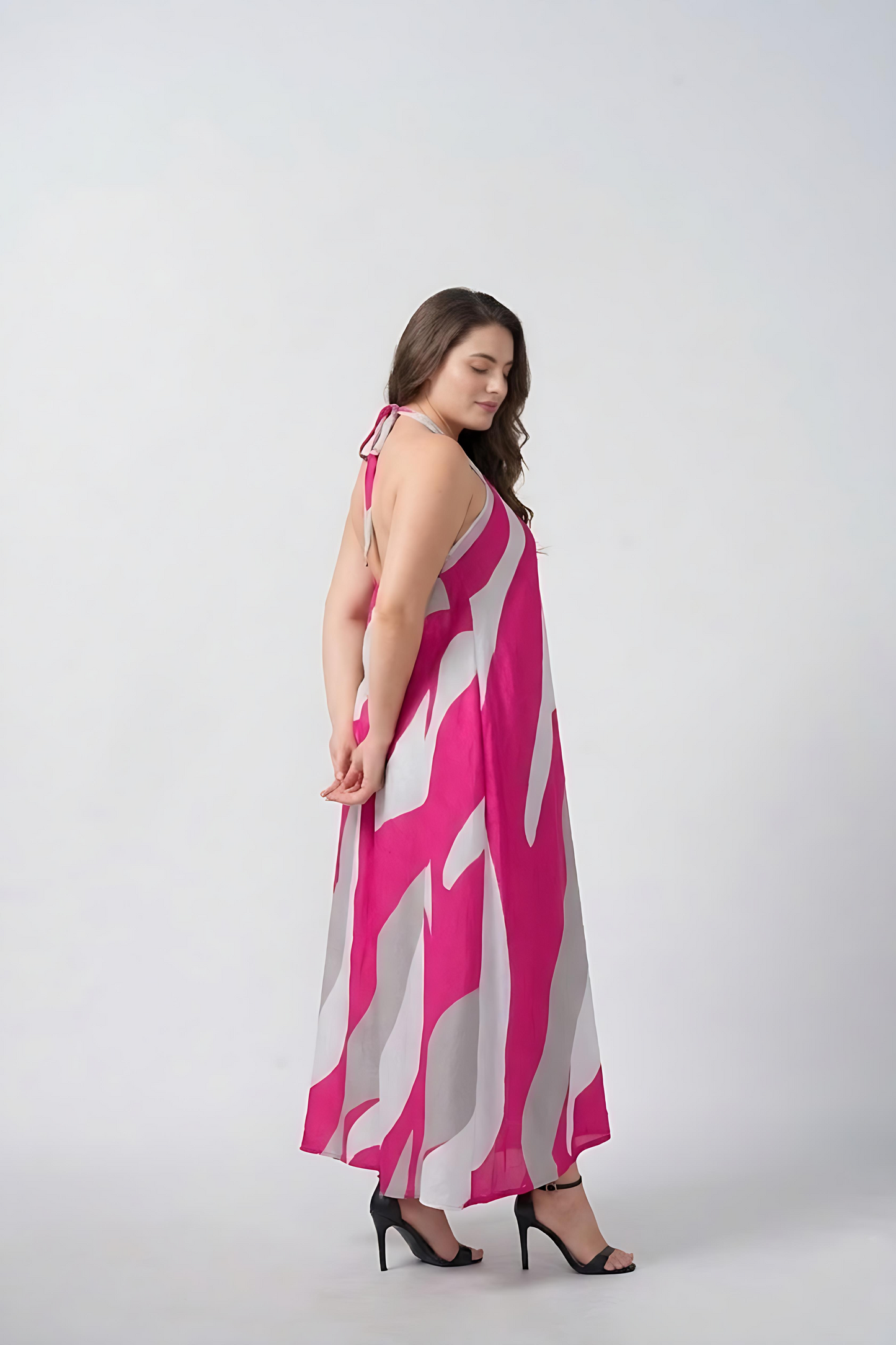Curve fit chinon dress with a halter neck for a balanced and flattering look