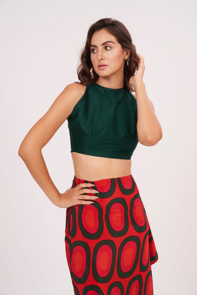 Fitted crop top with abstract design, made of durable crepe fabric, perfect for showcasing your style at any occasion.