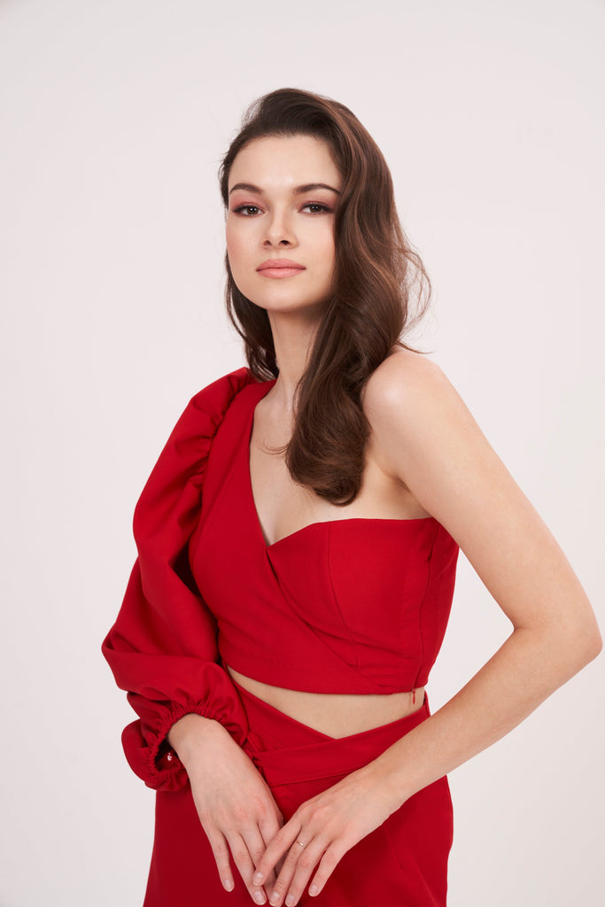 One-sleeve Ravishing Red top, perfect for formal and casual occasions. Feminine style adds a hint of sexiness and glamour to any outfit.