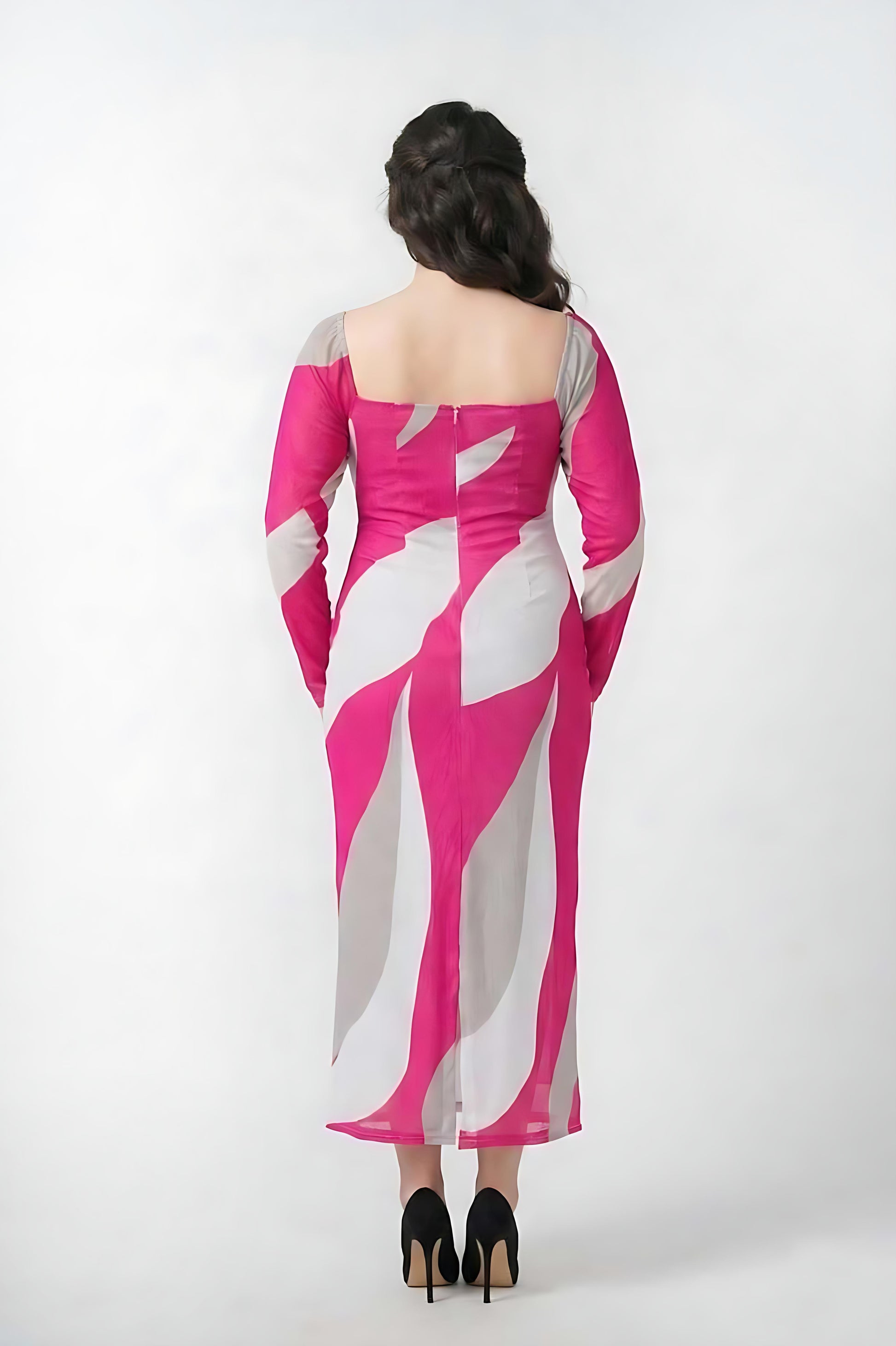 Plus size chinon dress with a smooth silhouette that falls comfortably along the body