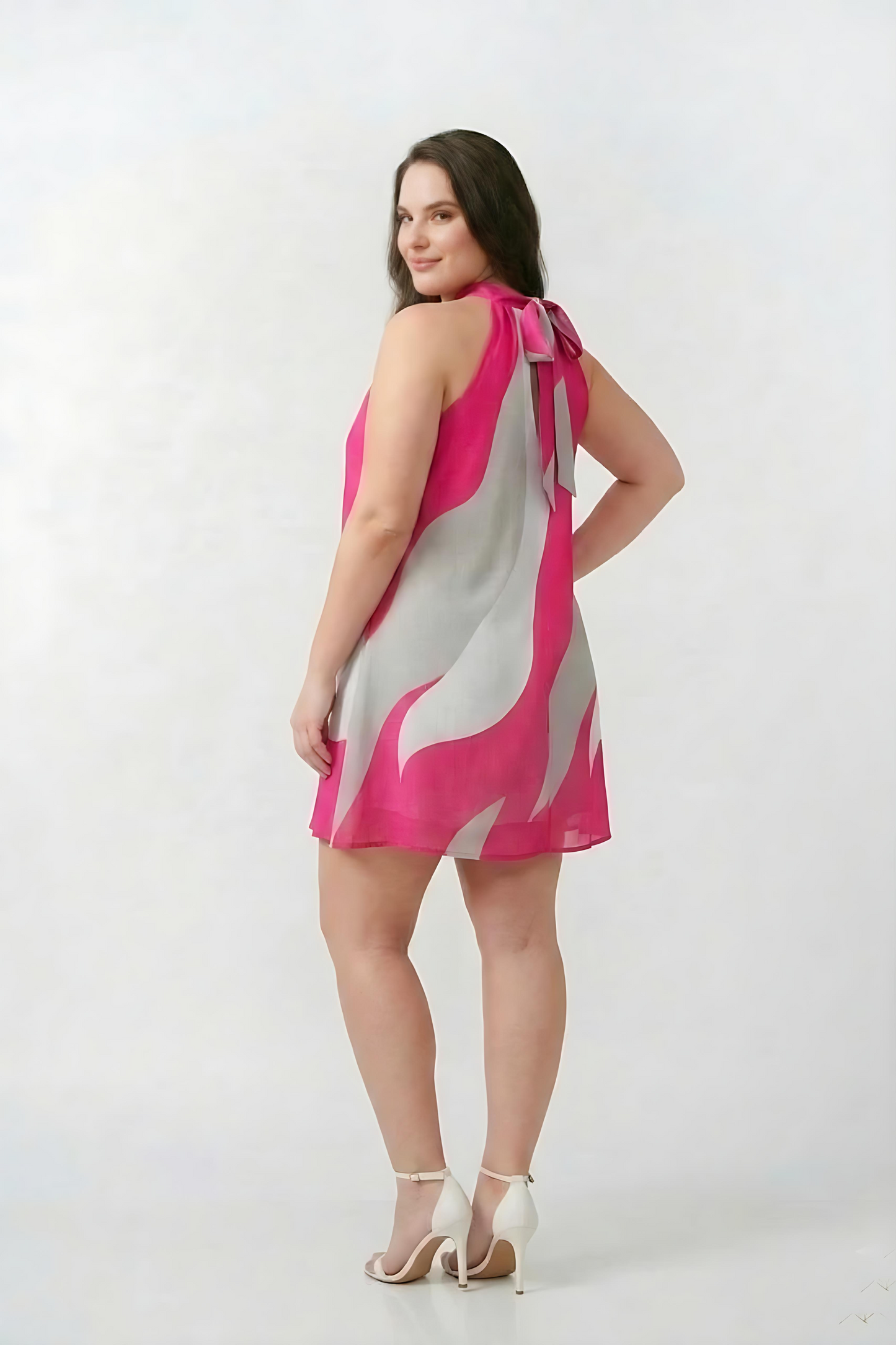 Plus size chinon short dress with a relaxed silhouette that moves easily and feels light on the body